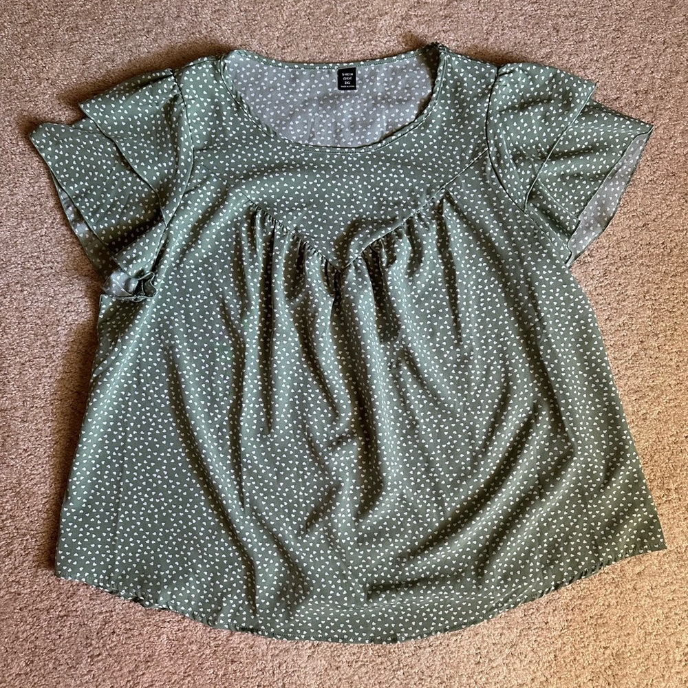 Shein Celure Curve Heart Print Top